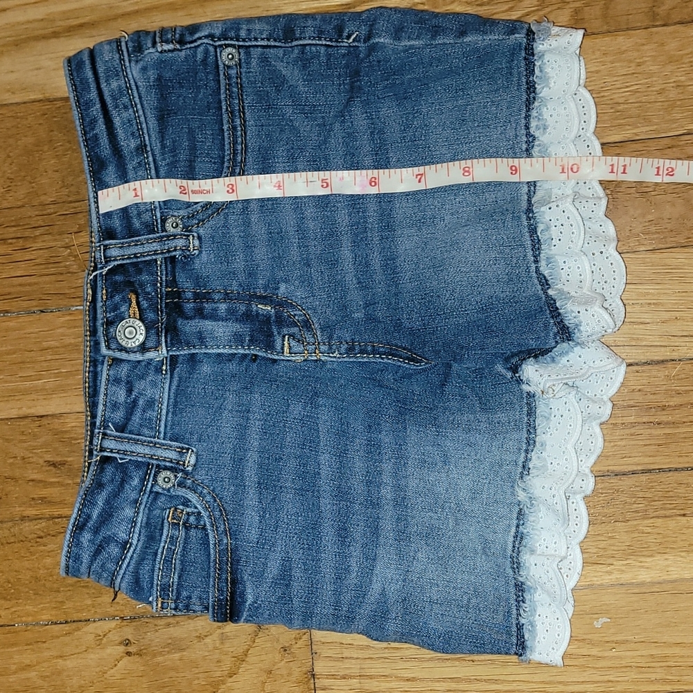 Girls Cat and Jack Super Strexh Shorts with adjustable waist.